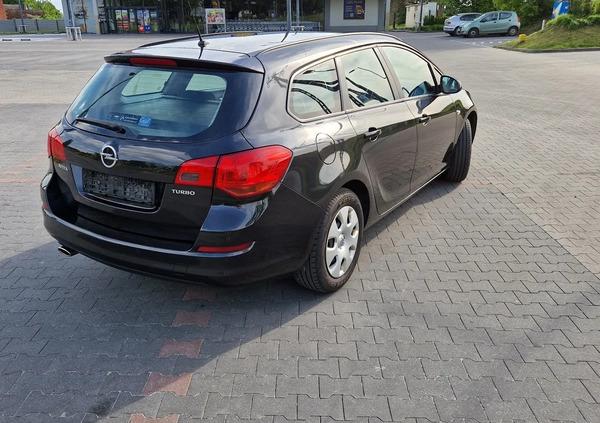 Opel Astra cena 27000 przebieg: 211025, rok produkcji 2012 z Pyskowice małe 466